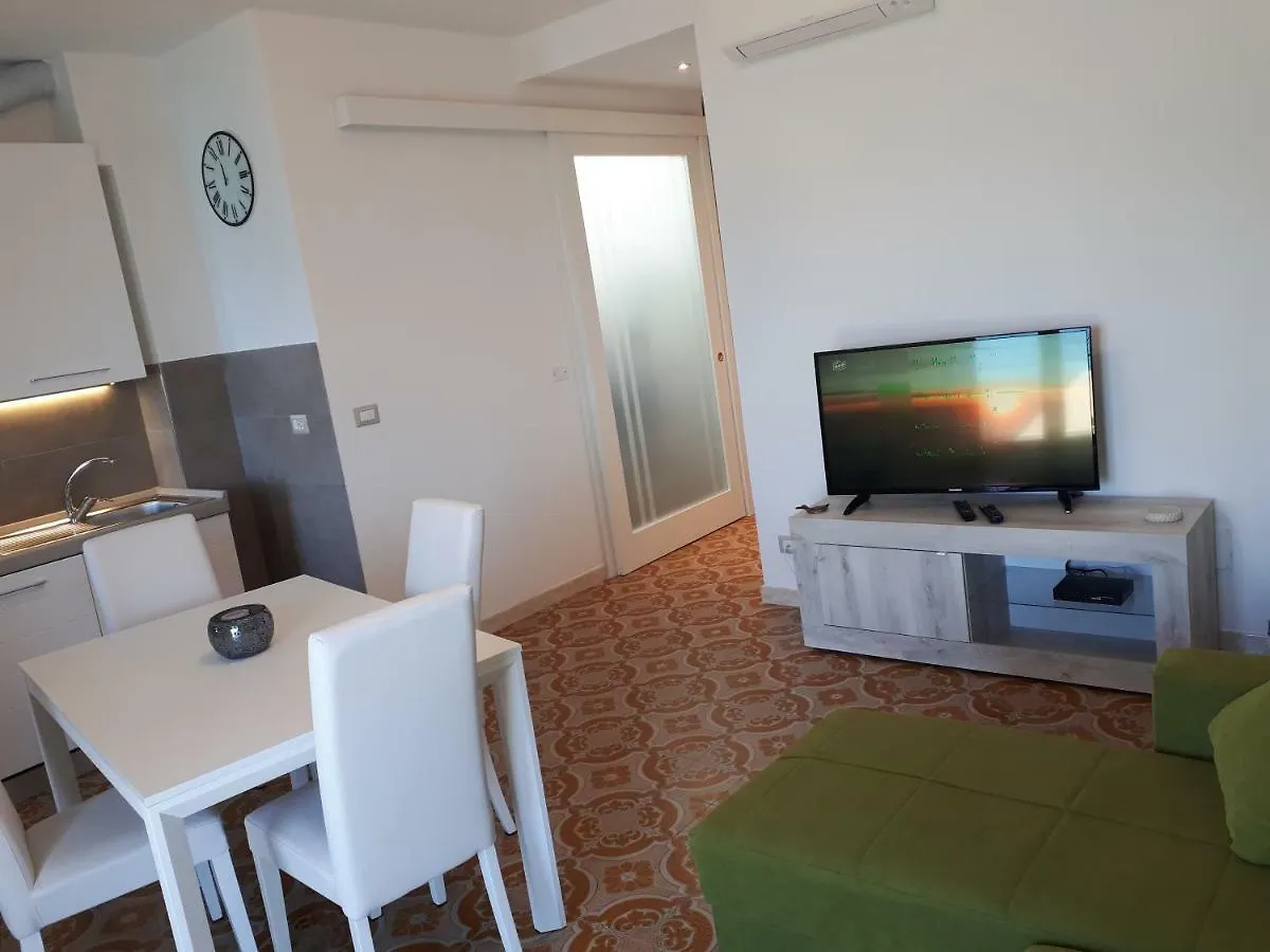 Apartment Appartamenti Enrica With Amazing View Moneglia Italy