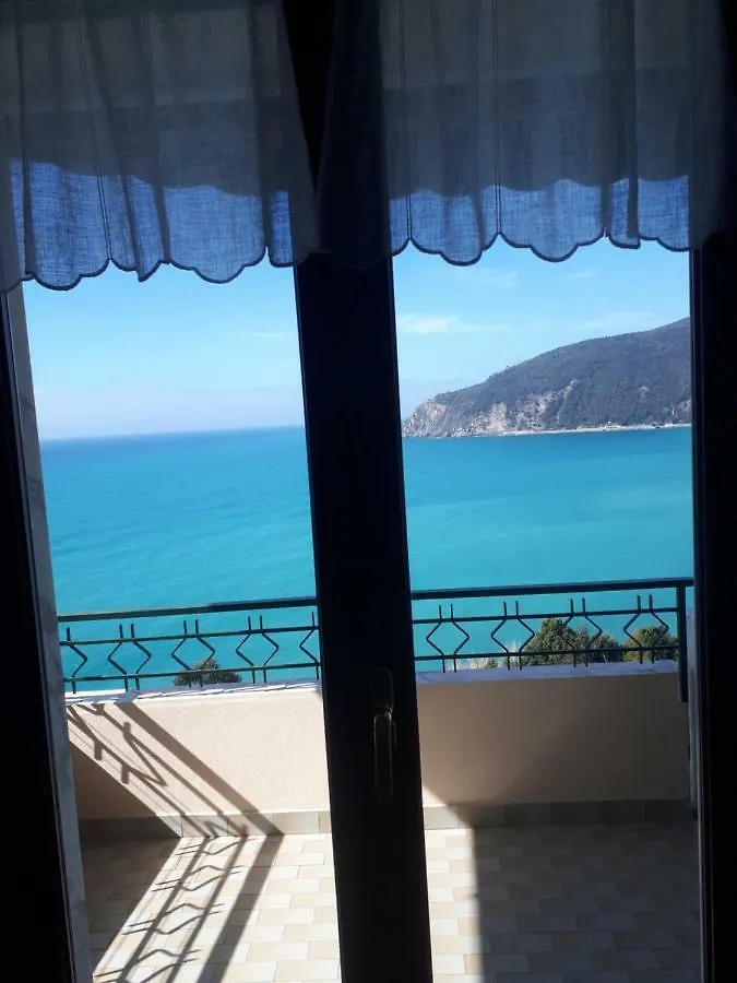 Apartment Appartamenti Enrica With Amazing View Moneglia